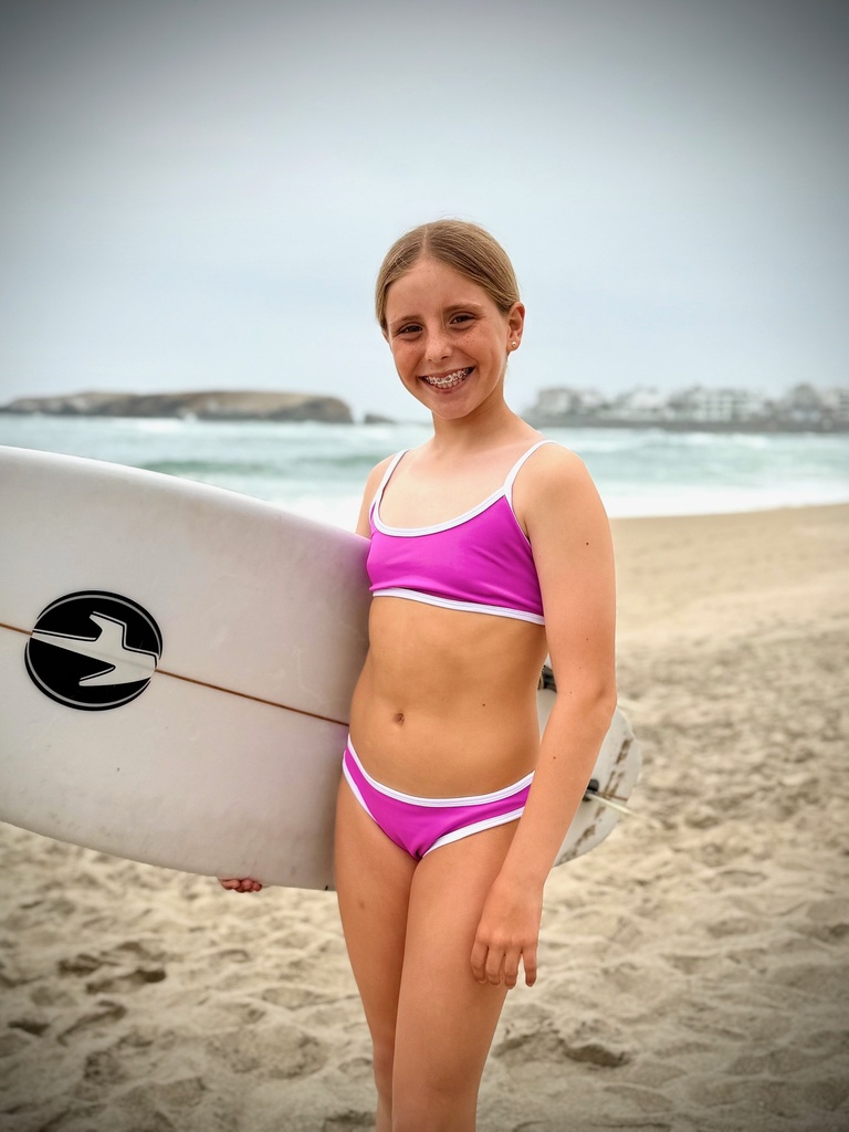 Bikini Costa Rica Barney con Blanco